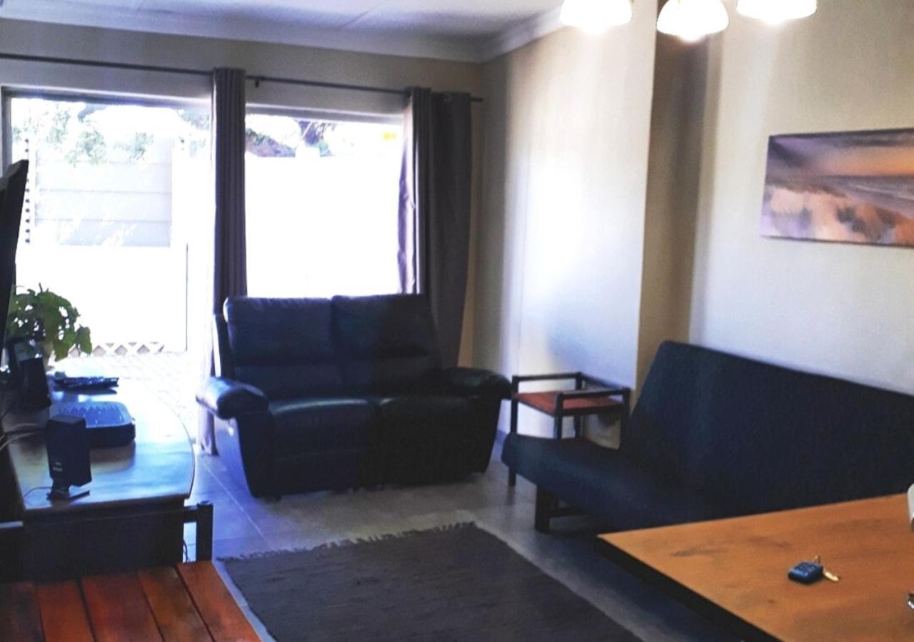 Bateleur Self Catering Cc Apartment Windhoek Exterior photo
